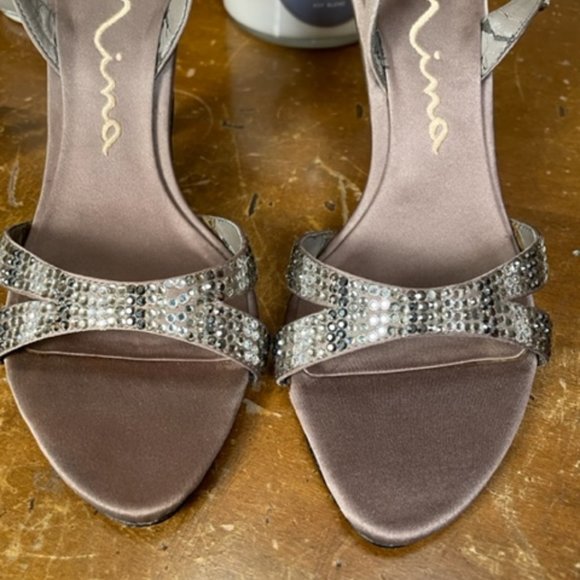 Nina Silver Sandal - Size 6 - Picture 3 of 13